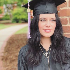 Meet your Posher, Gabriela